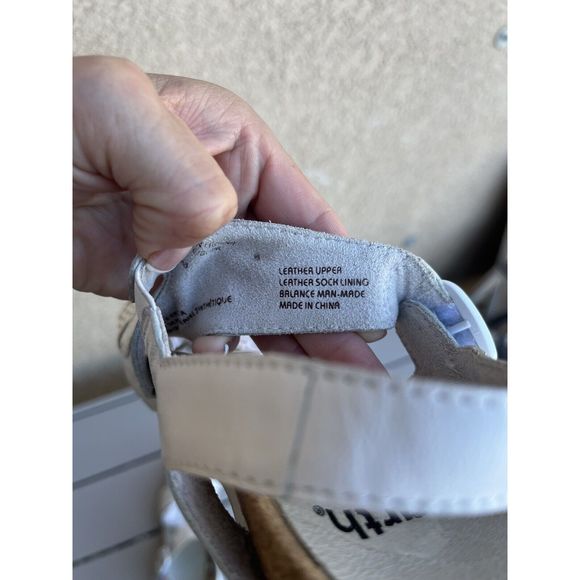 Earth linden laguna leather sandals - size 6 - white/silver - Picture 8 of 10